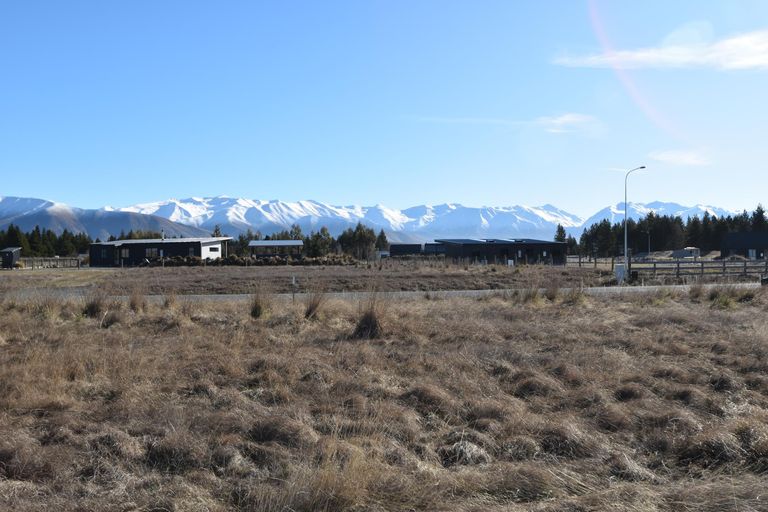 Photo of property in 10 Tussock Crescent, Twizel, 7901