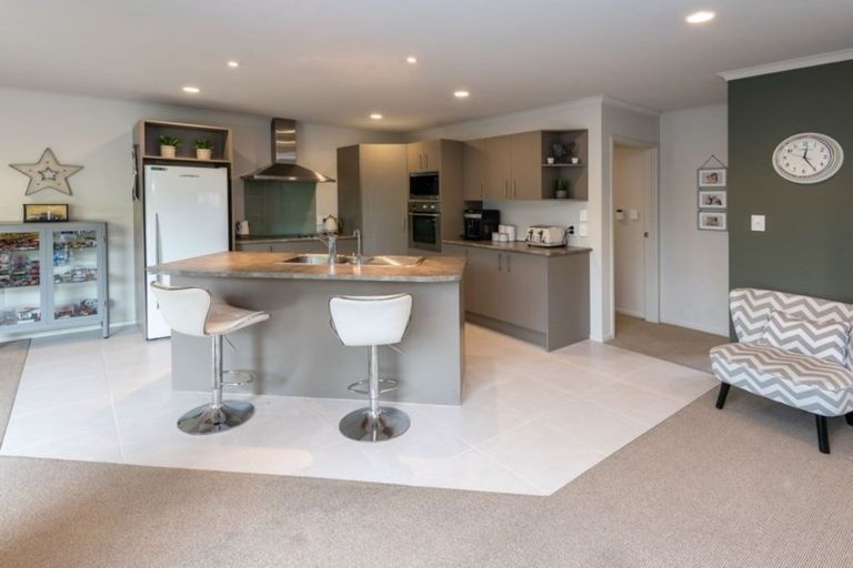 Photo of property in 8 Arthur Carwen Place, Pukekohe, 2120