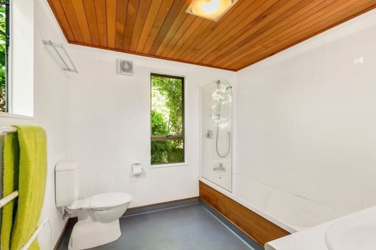 Photo of property in 18 Korimako Road, Days Bay, Lower Hutt, 5013
