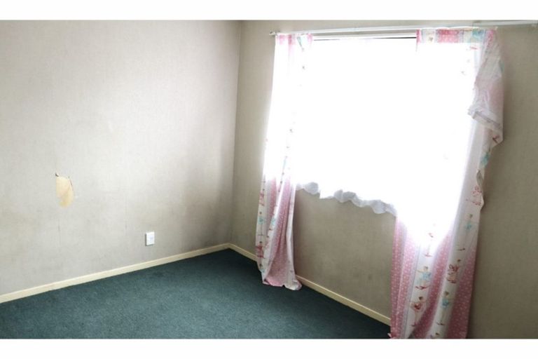 Photo of property in 1/41 Taitimu Drive, Weymouth, Auckland, 2103