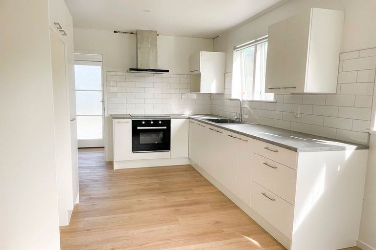 Photo of property in 17 Lemnos Place, Titirangi, Auckland, 0604