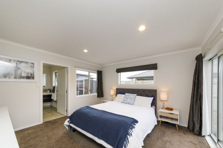Photo of property in 92 Rosalie Terrace, Kelvin Grove, Palmerston North, 4414