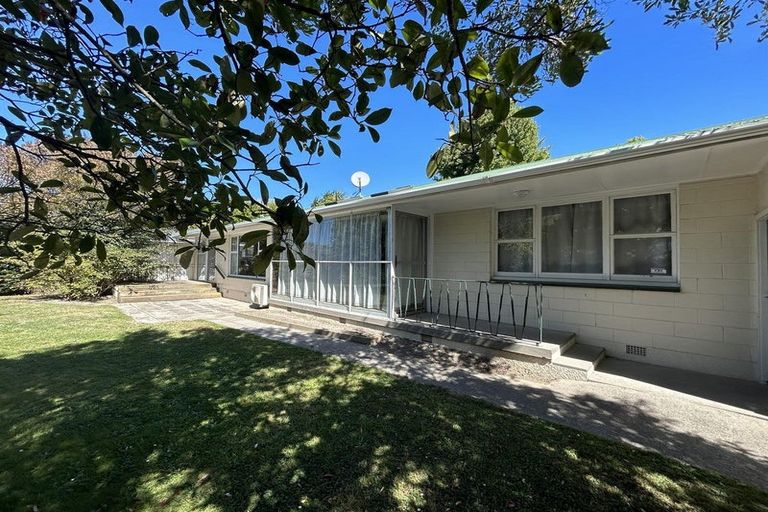 Photo of property in 35 Lochee Road, Upper Riccarton, Christchurch, 8041