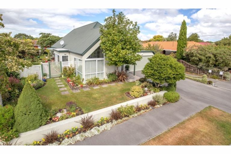 Photo of property in 46 Westgrove Avenue, Avonhead, Christchurch, 8042