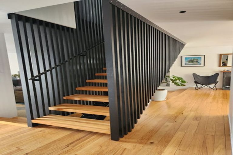 Photo of property in 7 Renata Crescent, Te Atatu Peninsula, Auckland, 0610