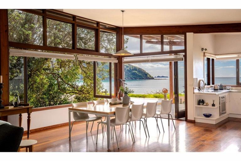 Photo of property in 135 Long Beach Road, Russell, 0202