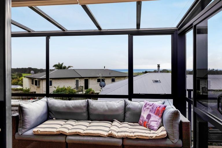 Photo of property in 97 Parklands Avenue, Bell Block, New Plymouth, 4312