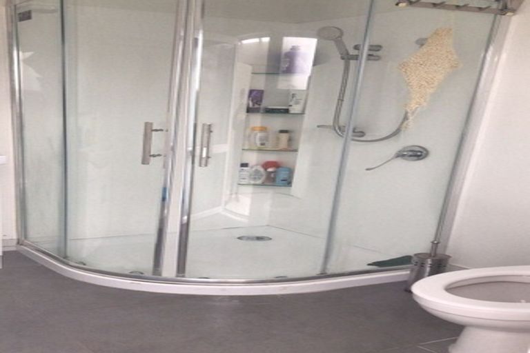 Photo of property in 12 Bruce Road, Glenfield, Auckland, 0629