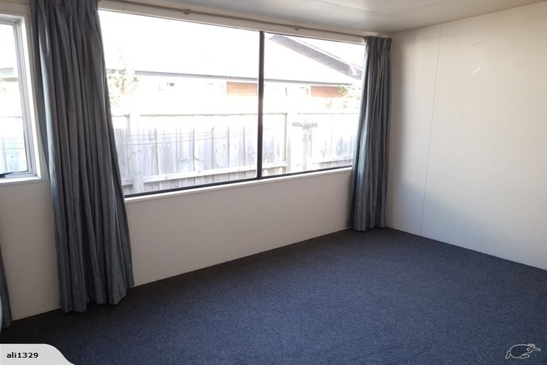 Photo of property in 13 Broadbent Street, Riccarton, Christchurch, 8041