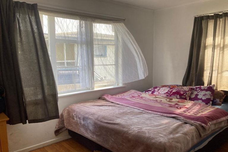 Photo of property in 447 Massey Road, Mangere East, Auckland, 2024