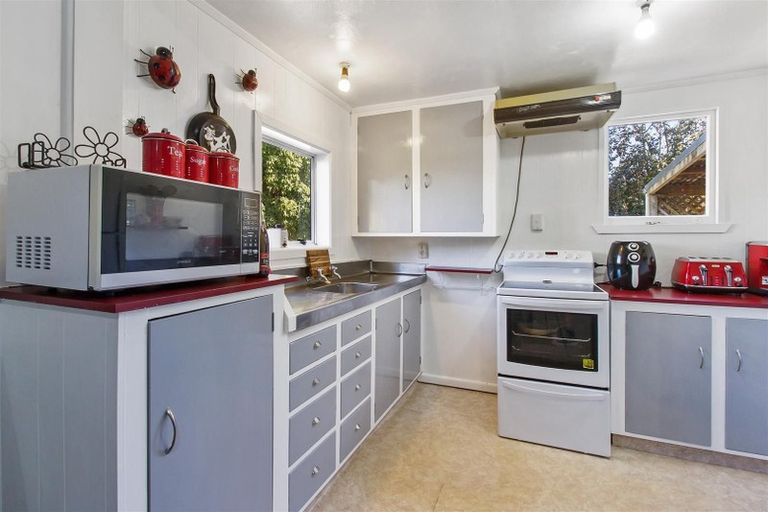 Photo of property in 2 Point Bush Road, Waimate, 7924