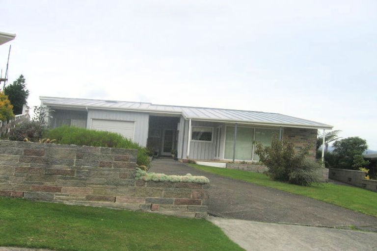 Photo of property in 16 Dowse Drive, Maungaraki, Lower Hutt, 5010