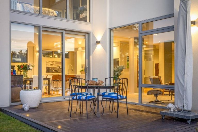 Photo of property in 10 Garreg Road, Fendalton, Christchurch, 8052