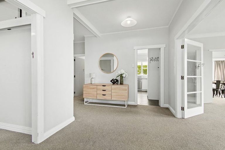 Photo of property in 22 Ngatitoa Street, Tawa, Wellington, 5028