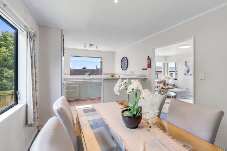 Photo of property in 2/21 Leven Lane, Totara Heights, Auckland, 2105