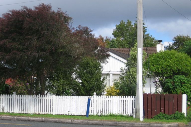 Photo of property in 1/37 View Road, Henderson, Auckland, 0612