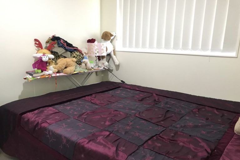 Photo of property in 48 Castlefinn Drive, Weymouth, Auckland, 2103