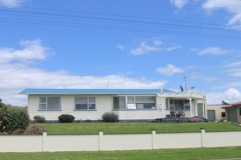 Photo of property in 160 Seaforth Road, Waihi Beach, 3611