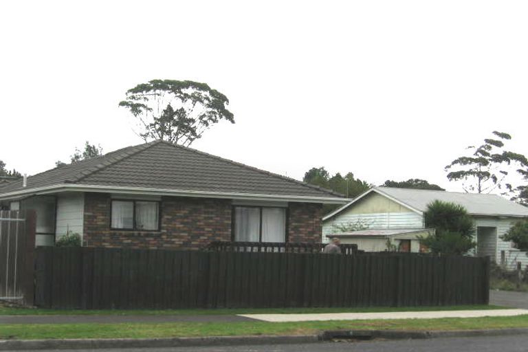 Photo of property in 89a-e Glendale Road, Glen Eden, Auckland, 0602