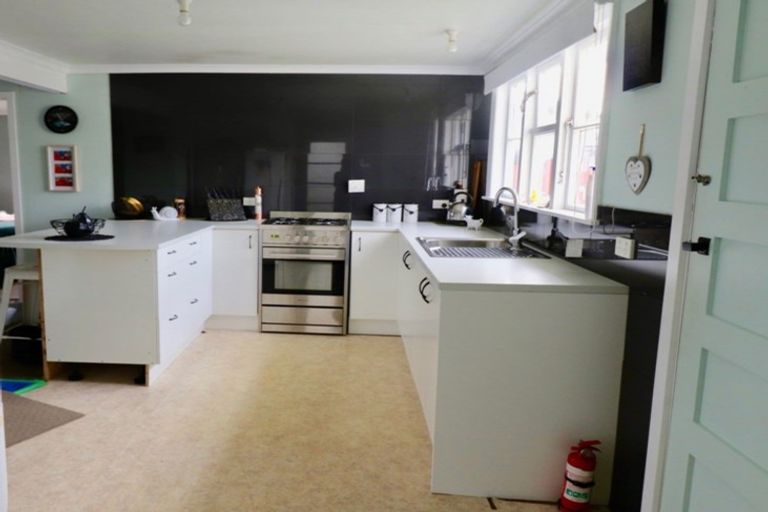 Photo of property in 10 Hunter Street, Karamea, 7893