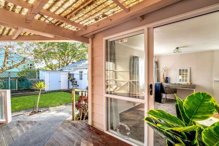 Photo of property in 14 Kawatiri Avenue, Gonville, Whanganui, 4501