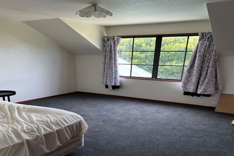Photo of property in 5 Broadfell Avenue, Avonhead, Christchurch, 8042