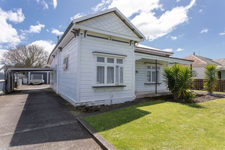 Photo of property in 33 Tennyson Street, Dannevirke, 4930