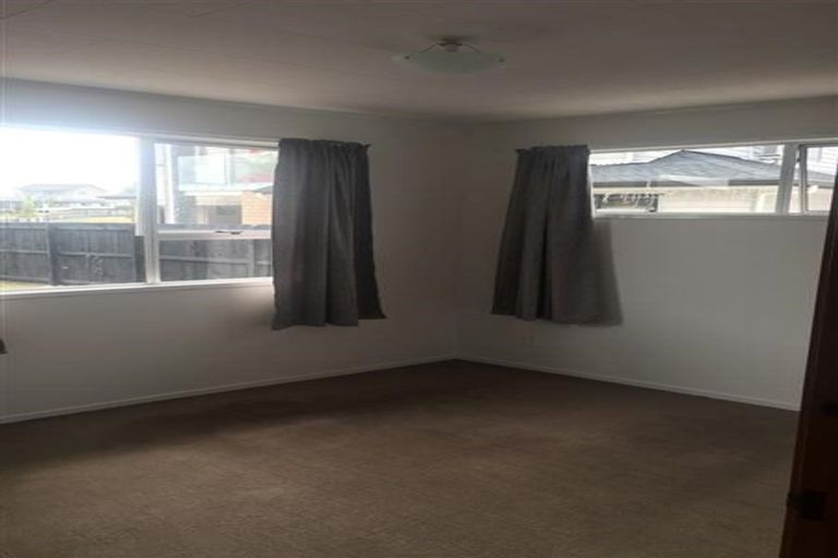Photo of property in 2/26 Navigator Place, Papatoetoe, Auckland, 2025