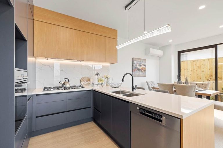 Photo of property in 9c Liam Place, Half Moon Bay, Auckland, 2012