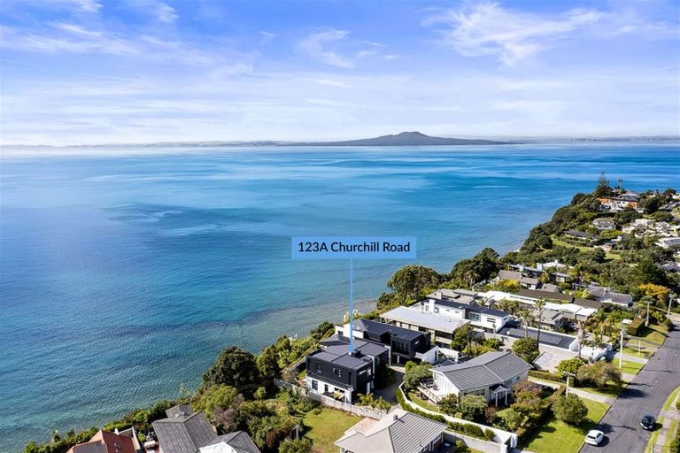 Photo of property in 123a Churchill Road, Rothesay Bay, Auckland, 0630
