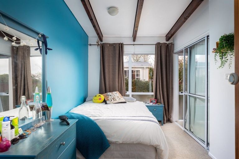 Photo of property in 3a Montana Place, Merrilands, New Plymouth, 4312