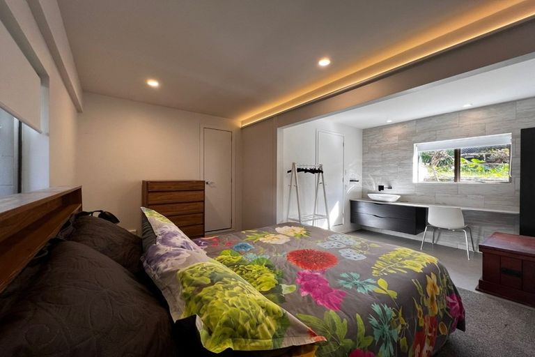 Photo of property in 24 Beach Haven Road, Beach Haven, Auckland, 0626