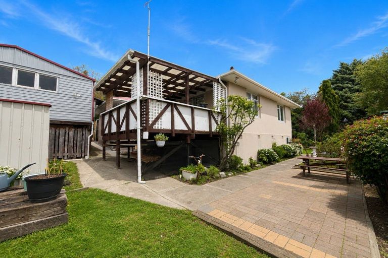 Photo of property in 83 Port Hills Road, Heathcote Valley, Christchurch, 8022