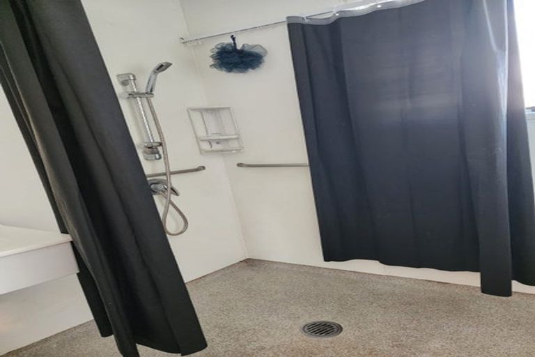 Photo of property in 121a Russell Road, Manurewa, Auckland, 2102