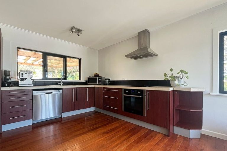 Photo of property in 11 Kiteone Road, Parua Bay, Whangarei, 0174