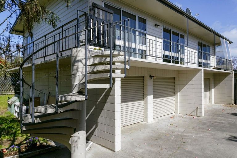 Photo of property in 2/4 Kereru Street, Two Mile Bay, Taupo, 3330