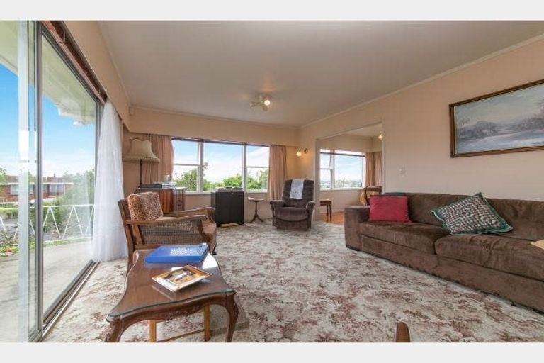 Photo of property in 36 Spence Road, Henderson, Auckland, 0612