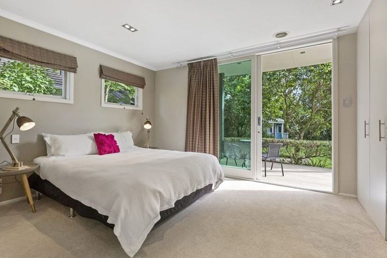 Photo of property in 145 Shakespeare Road, Milford, Auckland, 0620