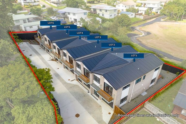 Photo of property in 10a Ballial Place, West Harbour, Auckland, 0618