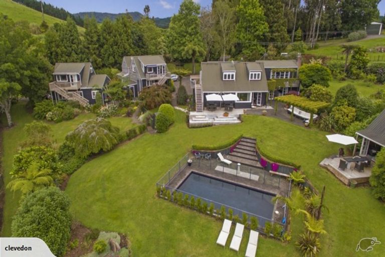 Photo of property in 2 Brenton Place, Whangamata, 3691