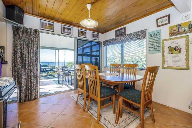 Photo of property in 63 Howard Road, Orere Point, Papakura, 2585