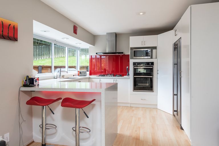 Photo of property in 23b Woodfern Crescent, Titirangi, Auckland, 0604