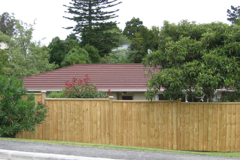 Photo of property in 128 Lancaster Road, Beach Haven, Auckland, 0626