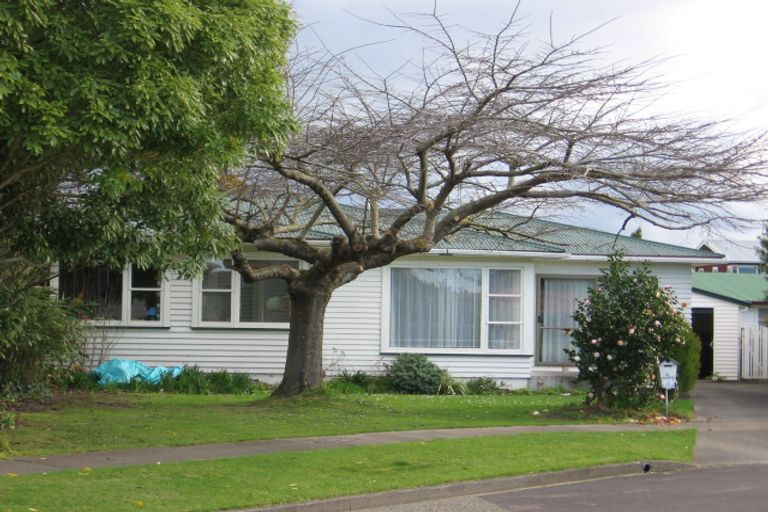Photo of property in 2 Mcdonald Place, Awapuni, Palmerston North, 4412
