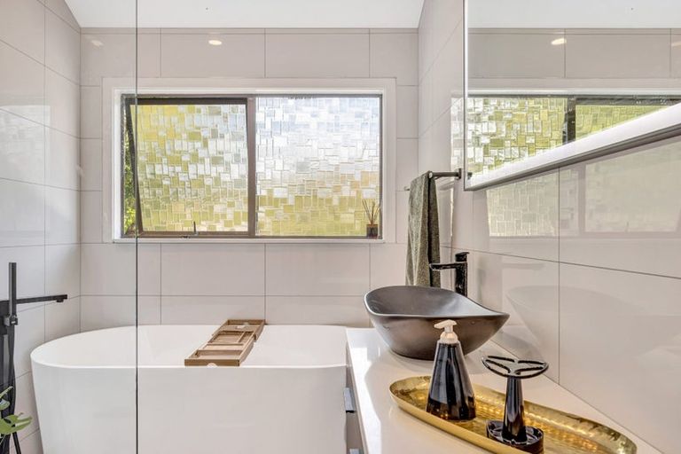 Photo of property in 8 Opoia Road, Hamilton East, Hamilton, 3216