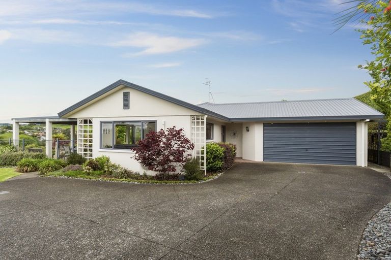Photo of property in 2 Cashmere Way, Welcome Bay, Tauranga, 3112