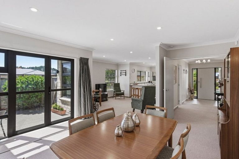 Photo of property in 2 Pearson Place, Paraparaumu, 5032