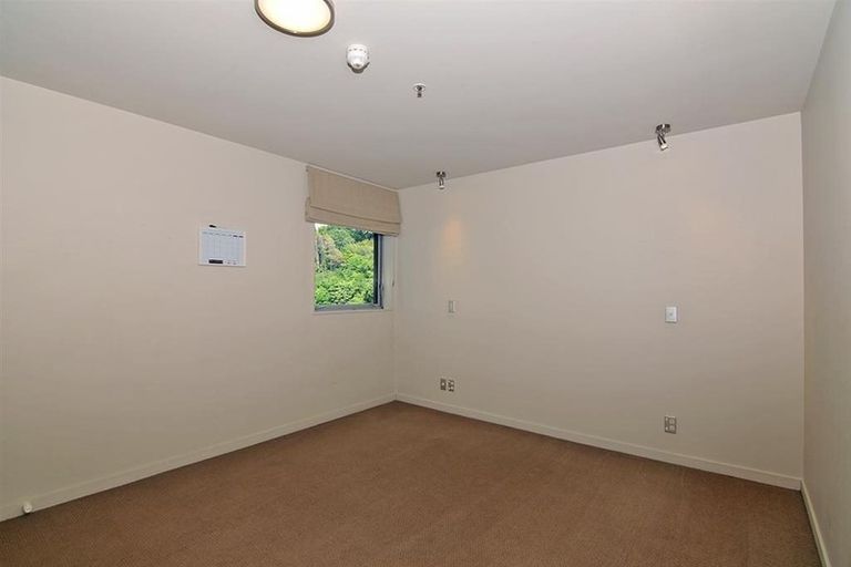 Photo of property in Montreaux Apartments, 5f/164 The Terrace, Wellington Central, Wellington, 6011