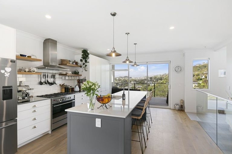 Photo of property in 98 Silverstream Road, Crofton Downs, Wellington, 6035