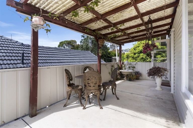 Photo of property in 7 Lyford Crescent, Sunnynook, Auckland, 0620